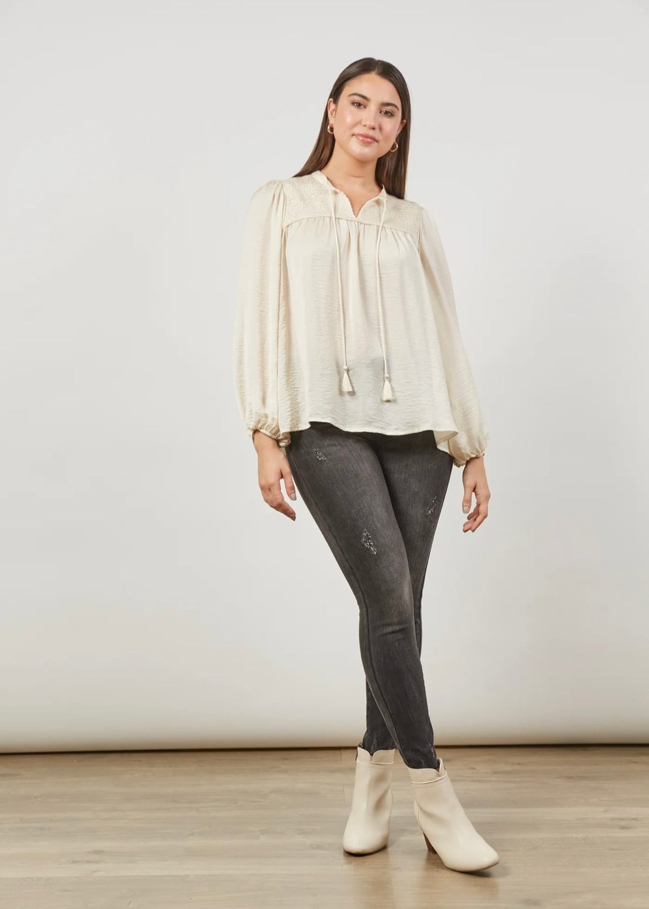 Romance Blouse ~ Creme