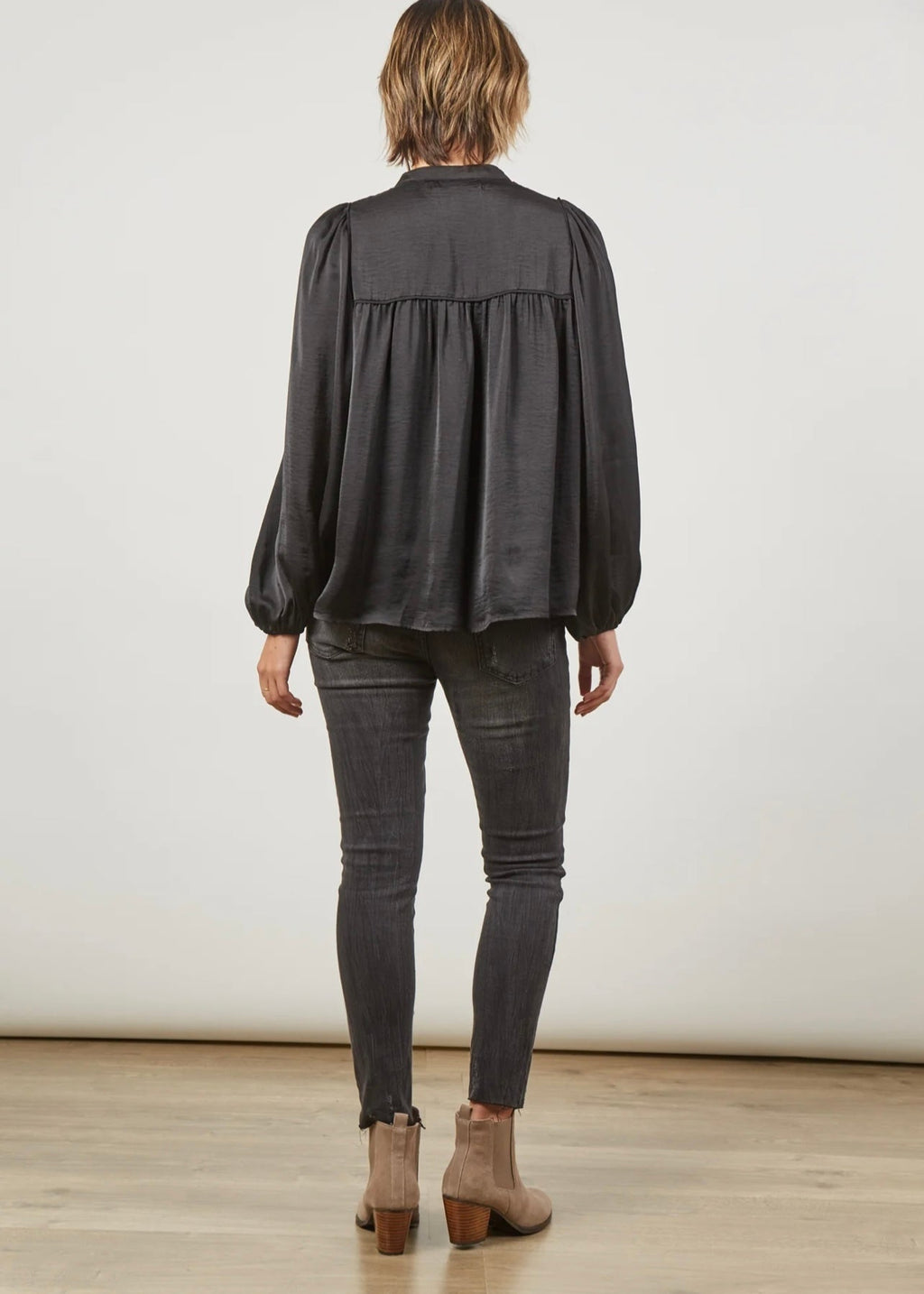 Romance Blouse ~ Onyx