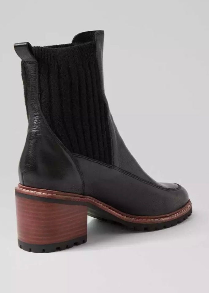 Barret Chelsea Boot ~ Black