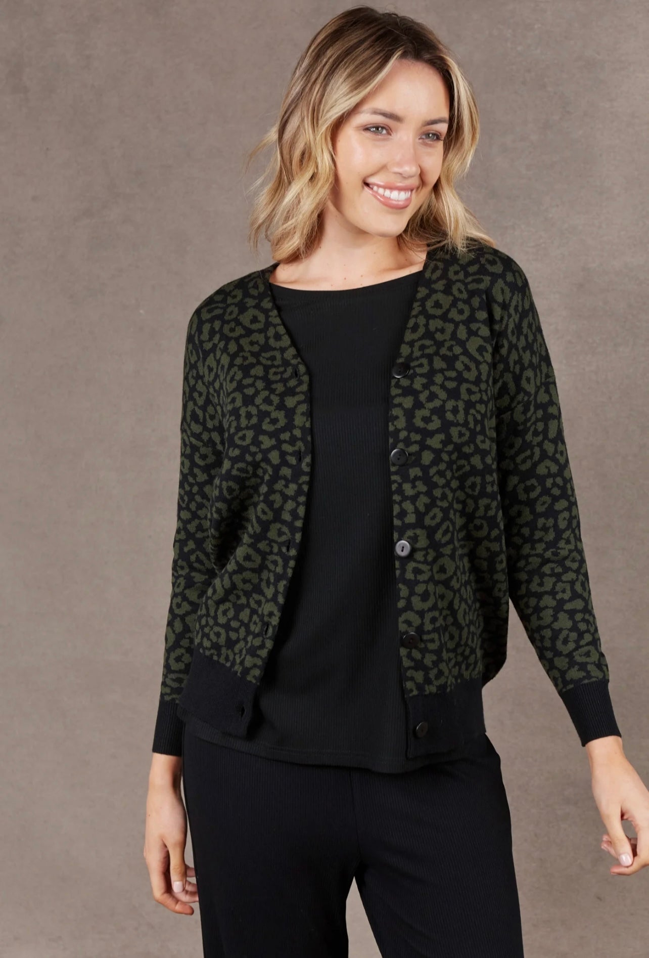 Pilbara Cardigan ~ Olive