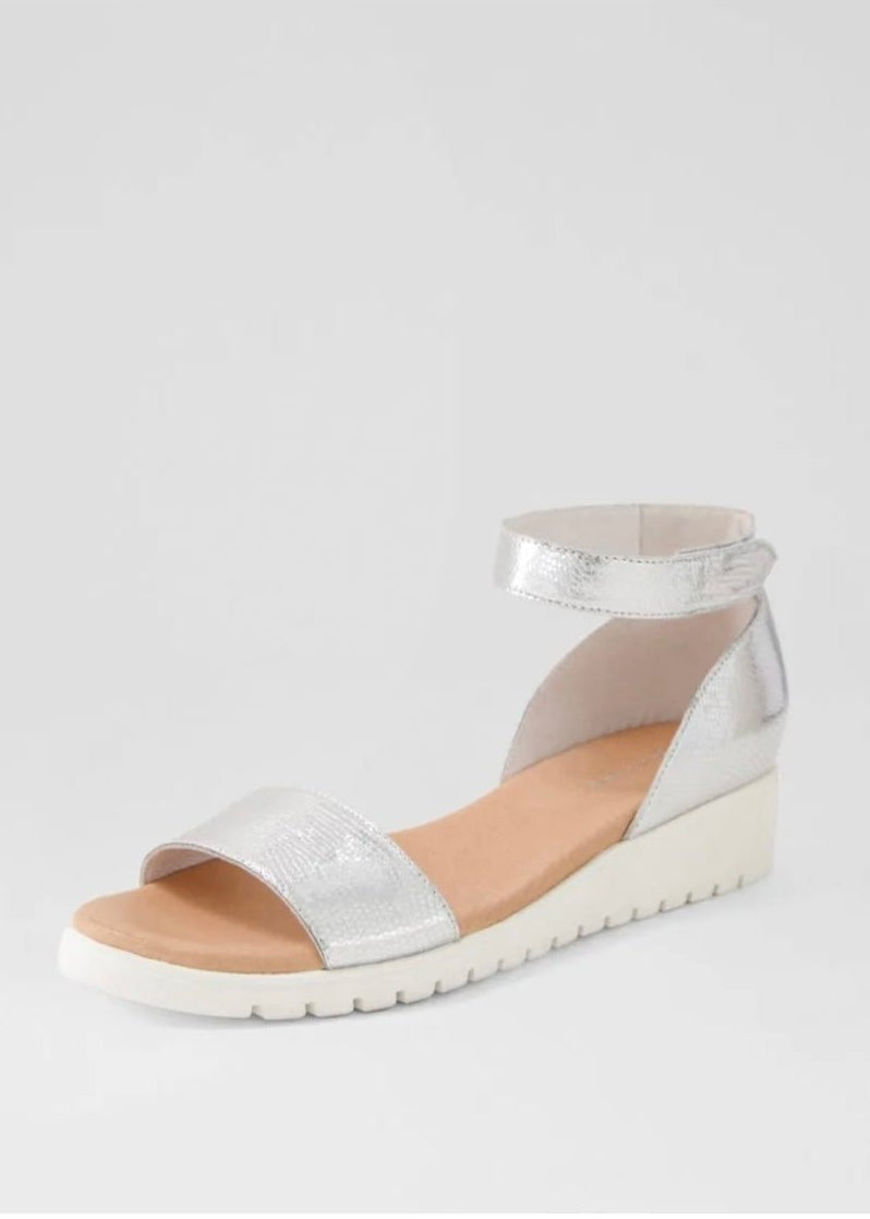 Makally ~ Silver White