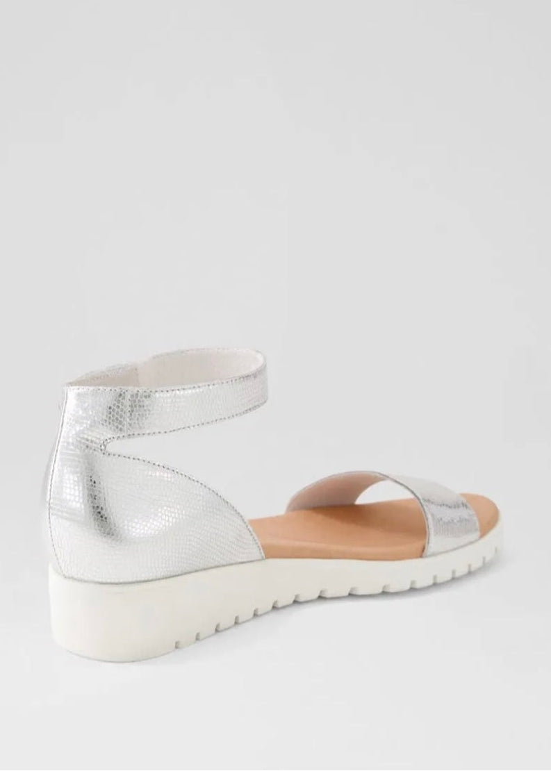 Makally ~ Silver White