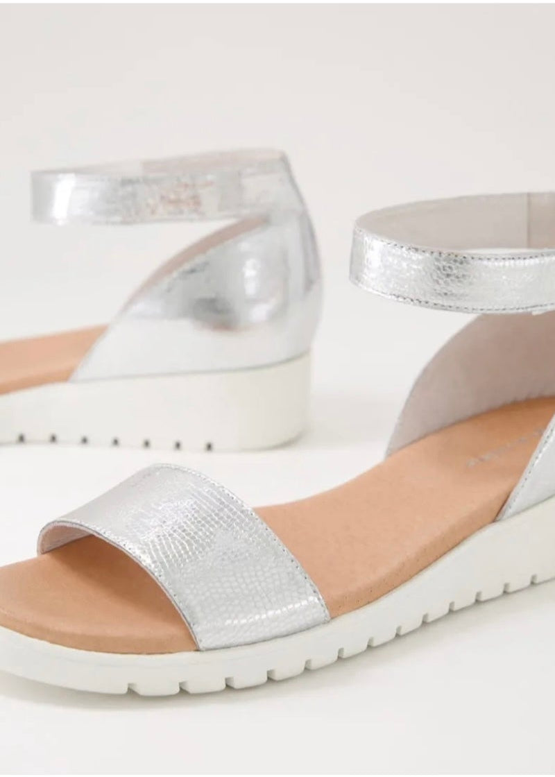 Makally ~ Silver White