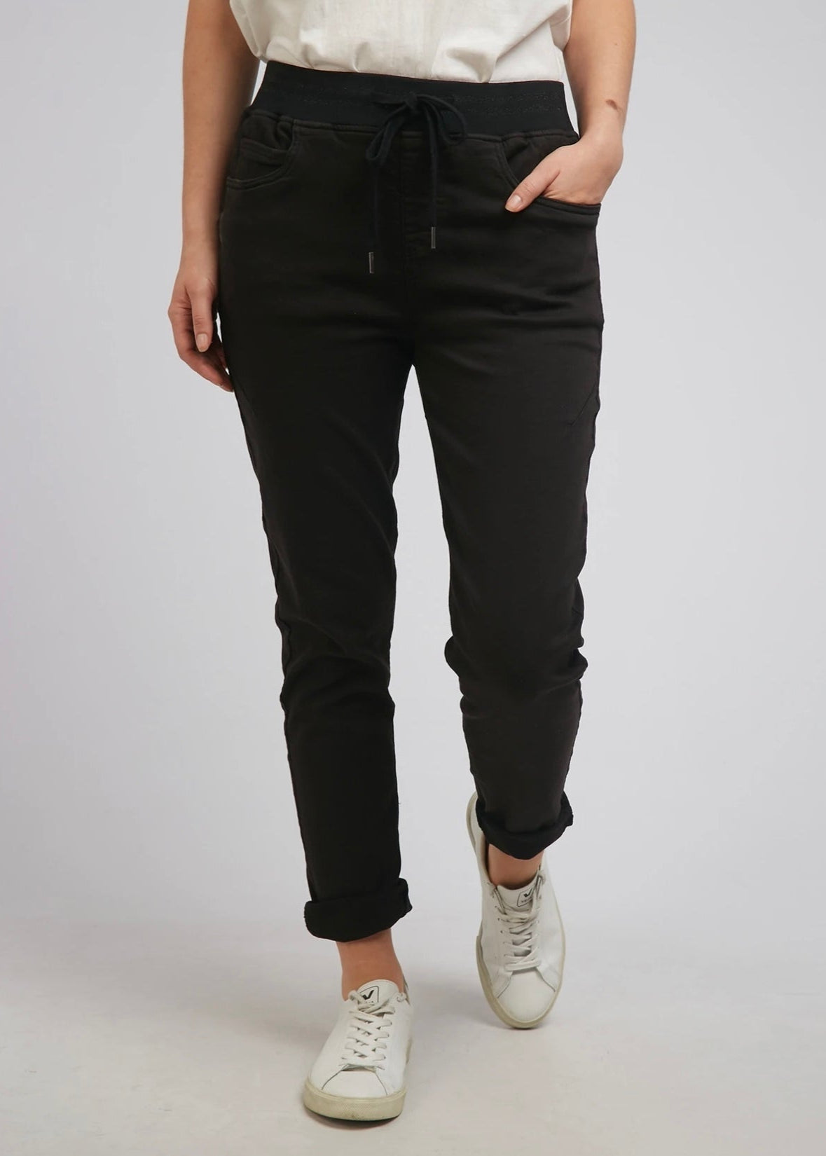 Sylvia Jogger ~ Black