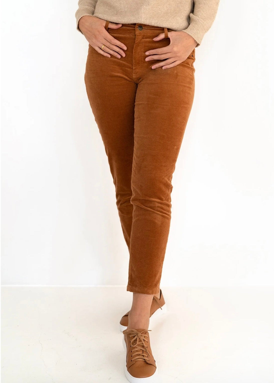 Queen Cord Jeans ~ Caramel